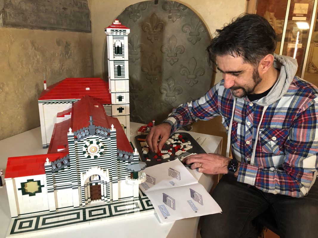 I monumenti di Prato costruiti con i Mattoncini Lego 5 Il-Duomo-di-Prato-in-vendita-in-versione-lego